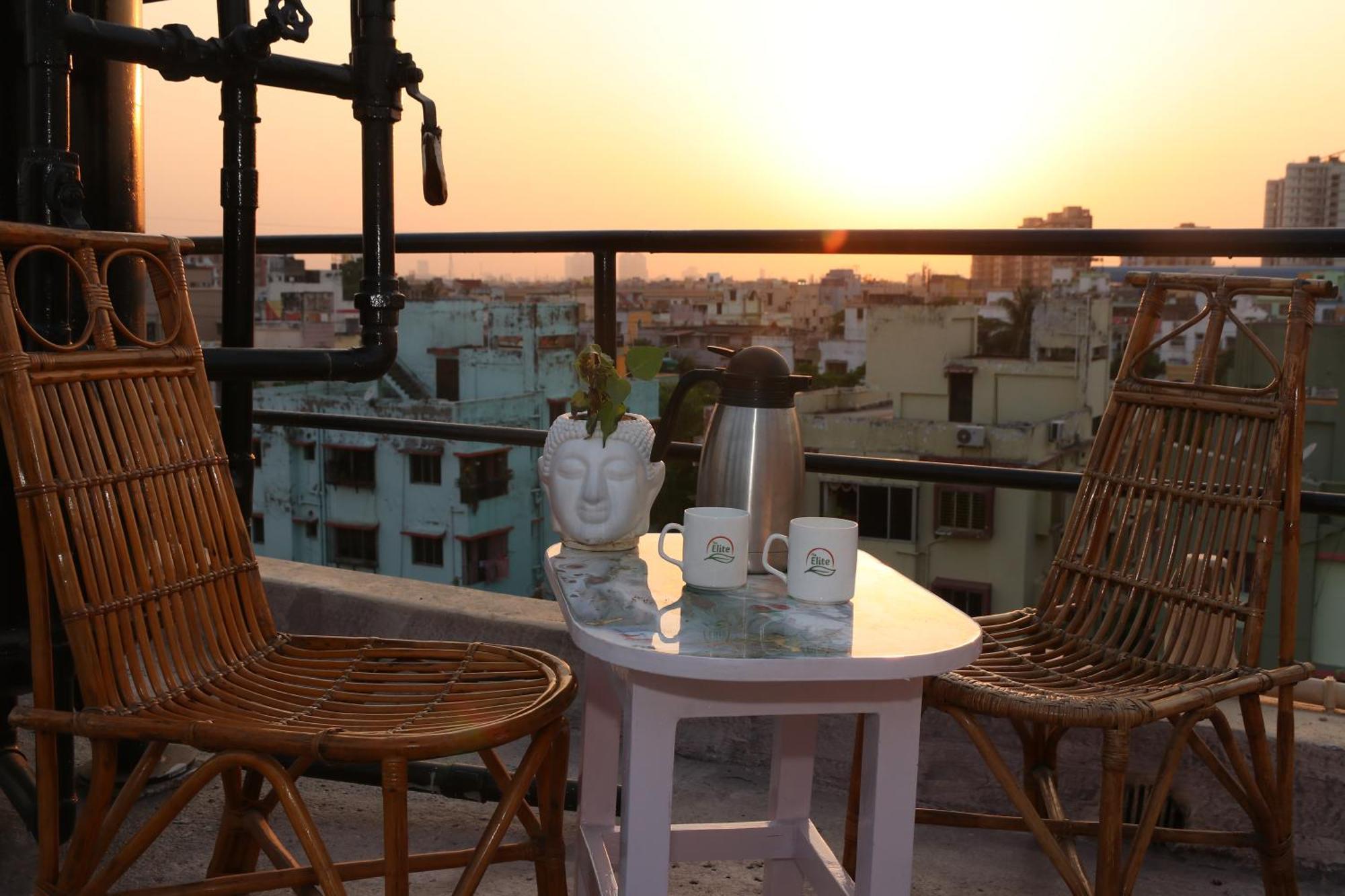 The Elite Apartment Hotel Калькутта Экстерьер фото